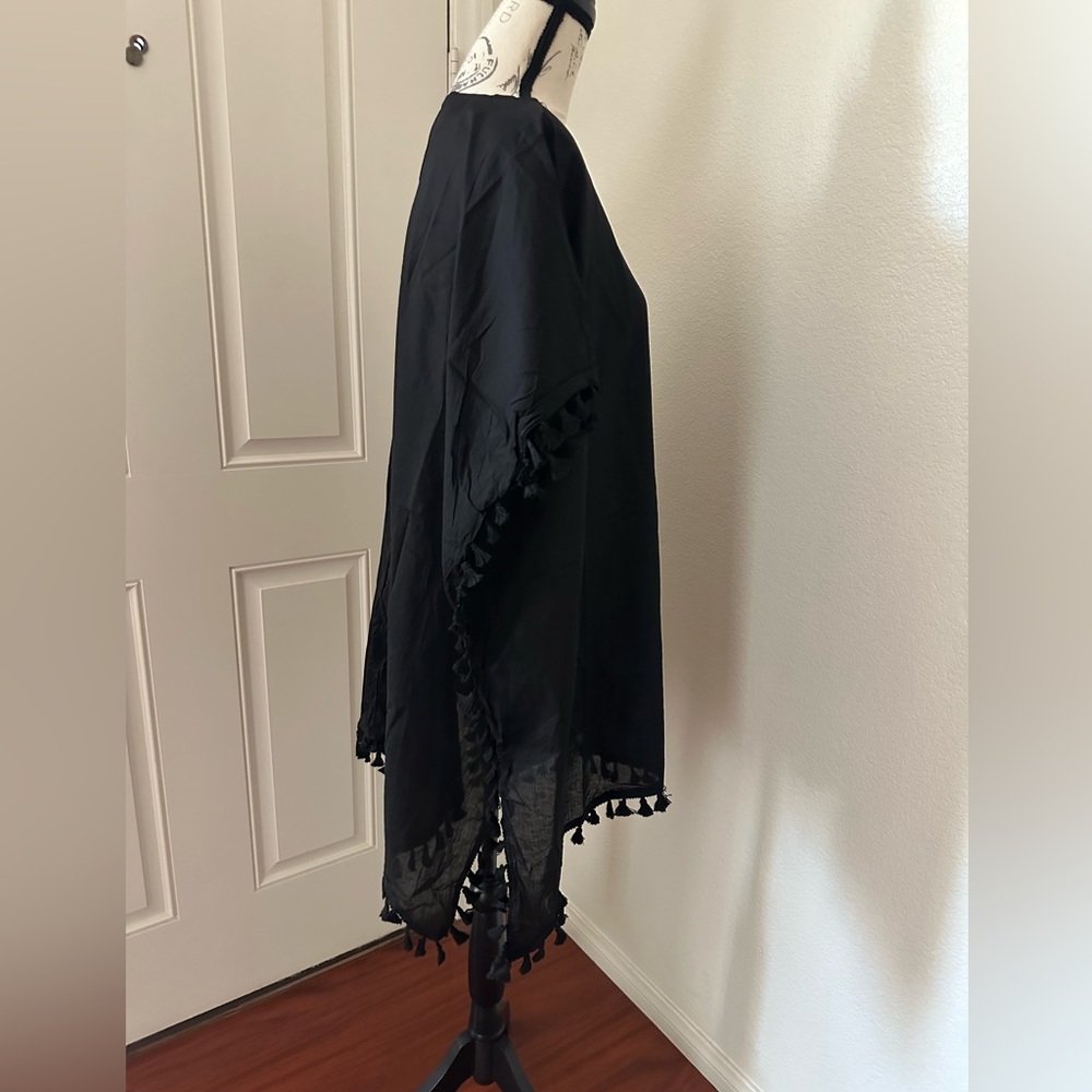 Swimsuit cover up - Picture 3 of 4
